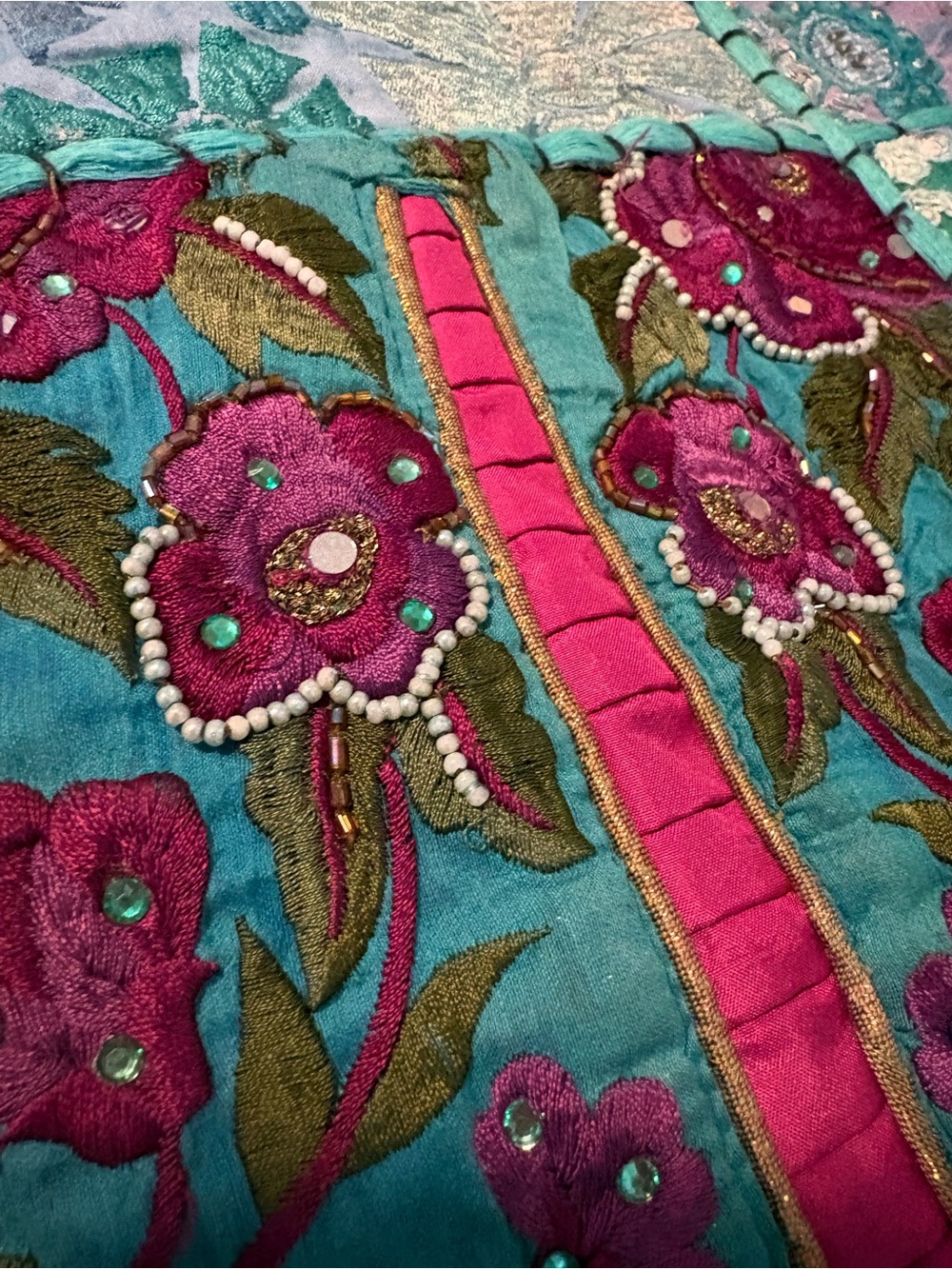 Hand Beaded Patchwork Wall Hanging 50x60 New without Tags - Picture 13 of 15
